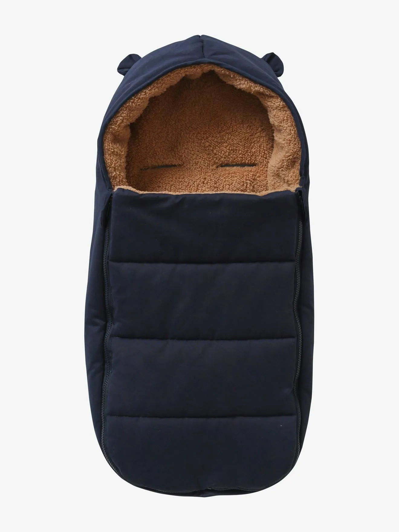 Egg-shaped stroller footmuff and water-repellent fabric carrycot.