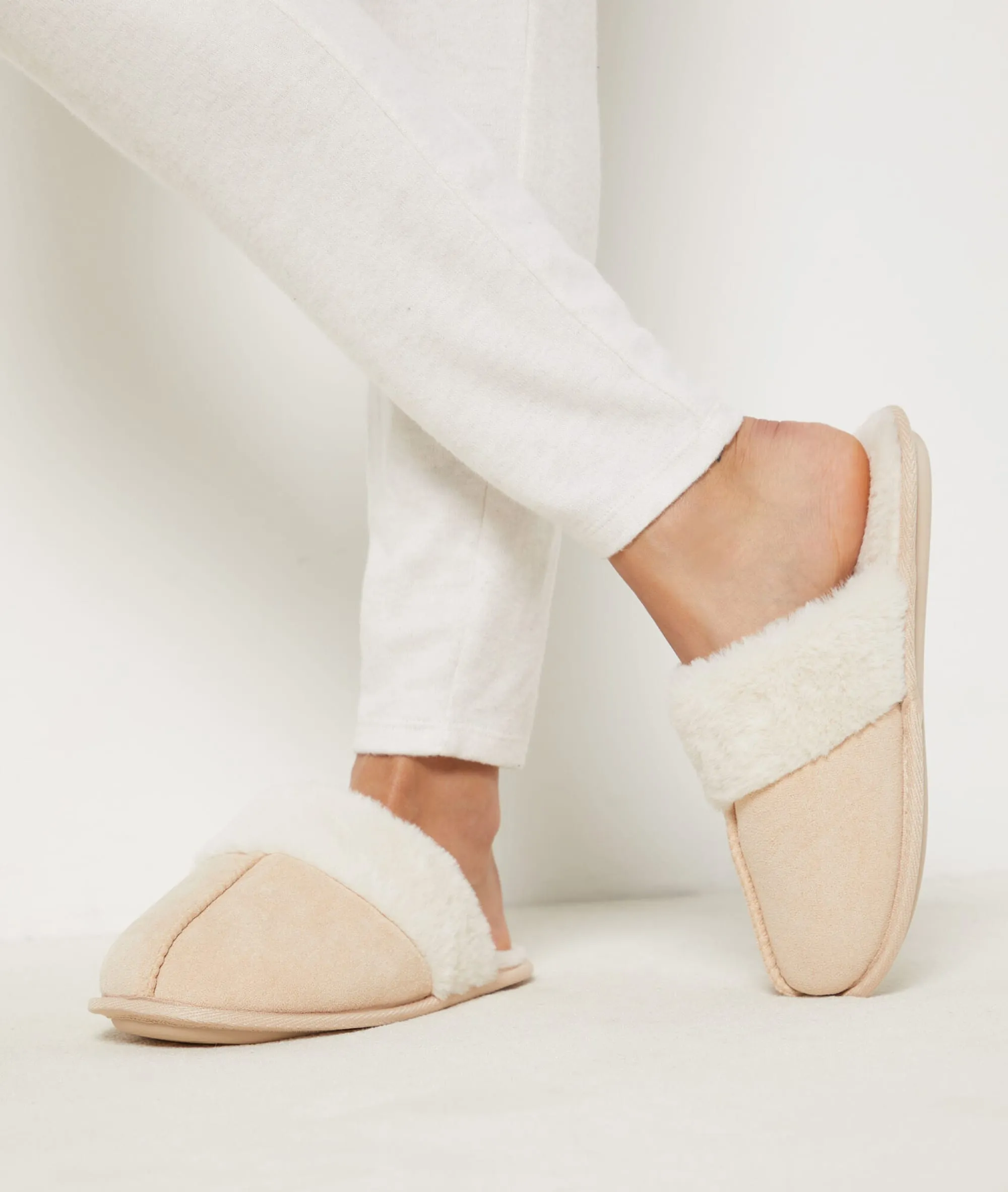 NAELLE LIN - ETAM slip-on sneakers